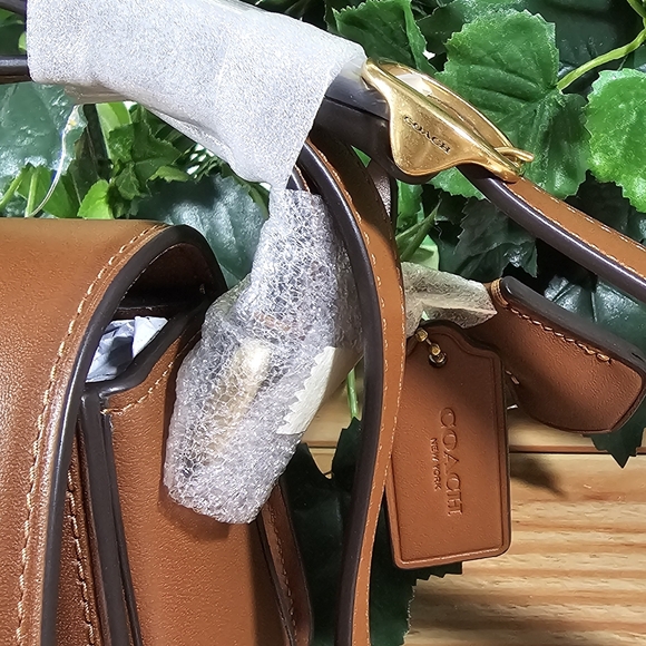 Coach Patches Studio 19 Bag Tan Leather NWT Coach C8078 here on itsasalesworld - Picture 8 of 13